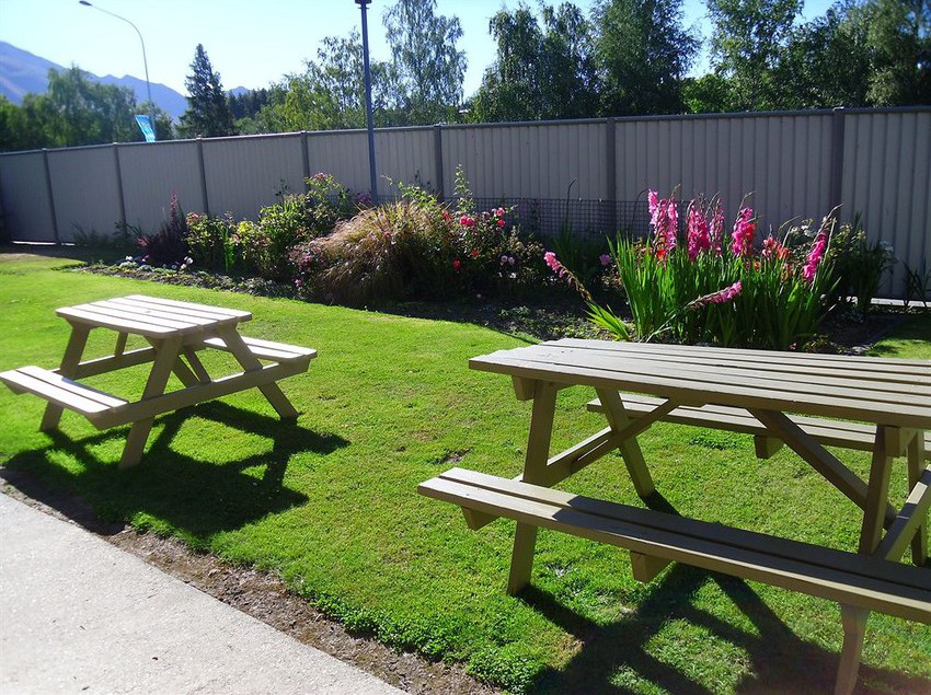 Fairway Motel And Apartments