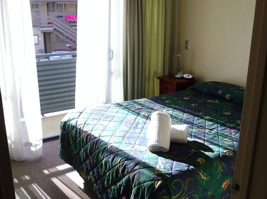 Fairway Motel And Apartments 12