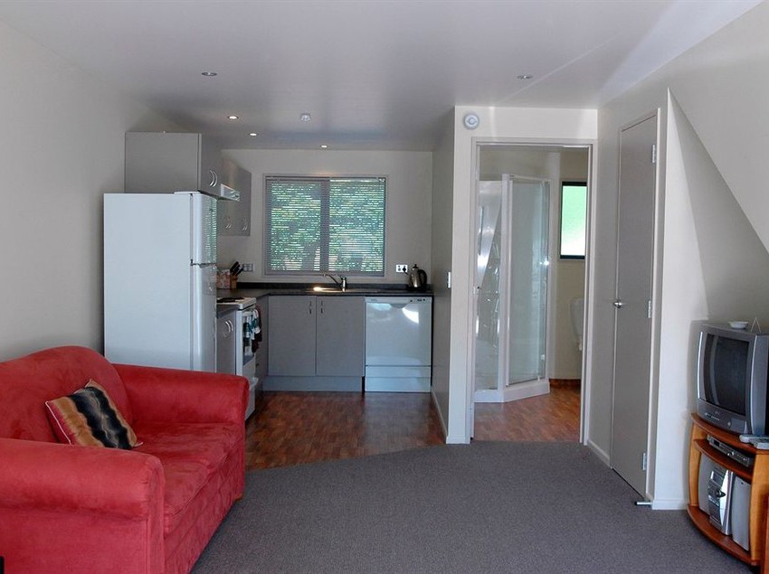 Fairway Motel And Apartments 17