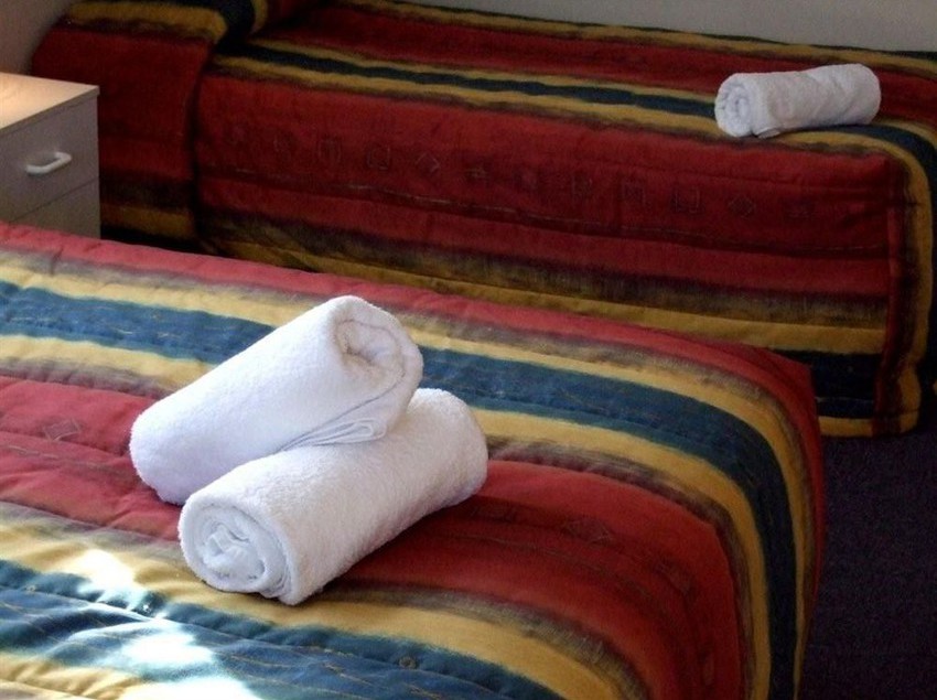 Fairway Motel And Apartments 18