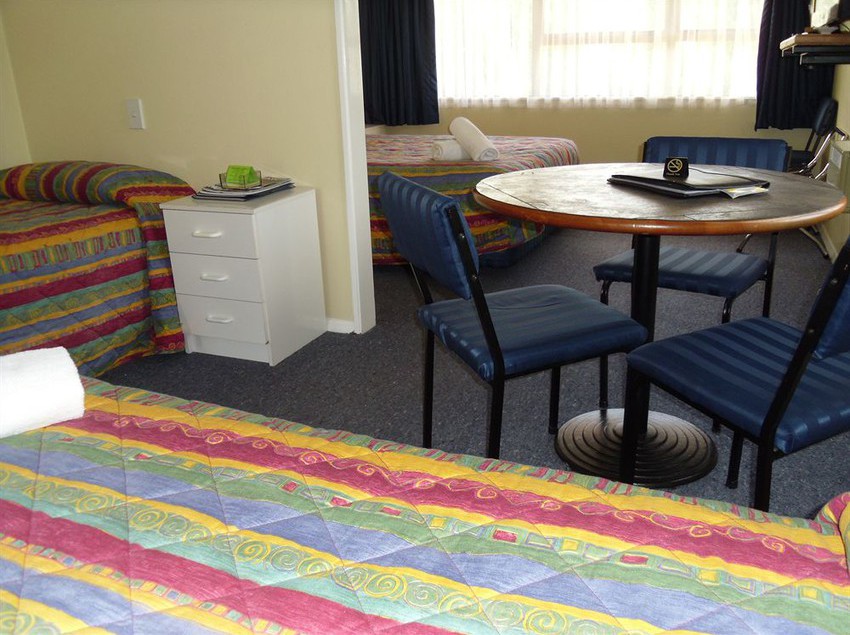 Fairway Motel And Apartments 2