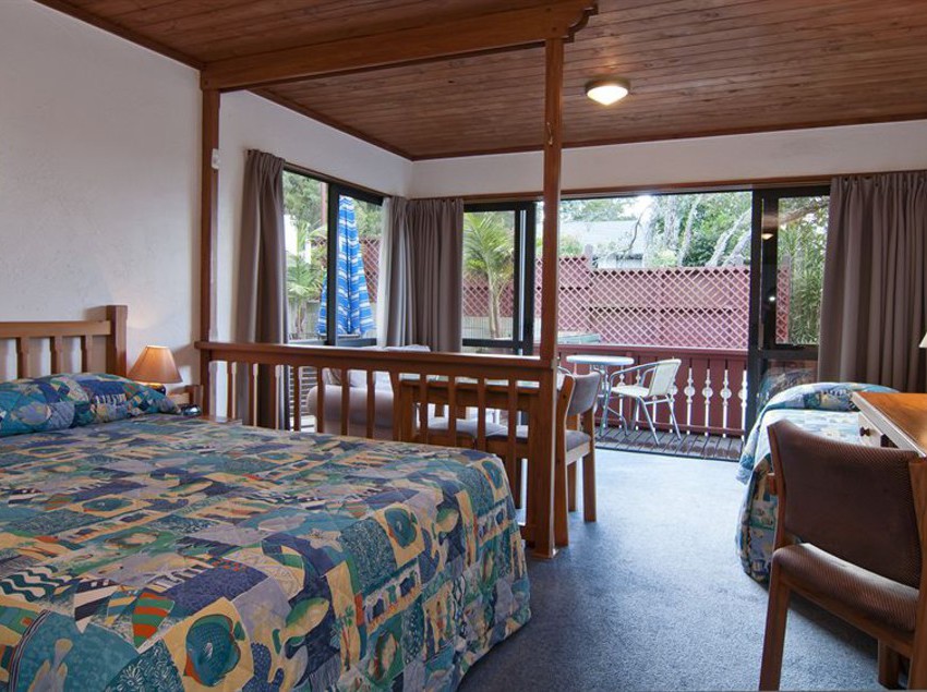 Swiss Chalet Lodge Motel 5