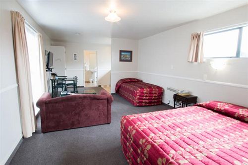 Hotel Pohutu Lodge 9