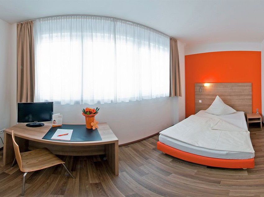 Hotel Orange 4