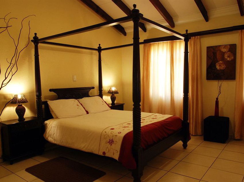 Floreat Riverside Lodge 1