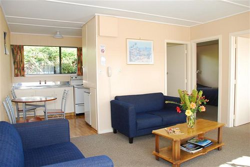 Asure Adcroft Motel 9