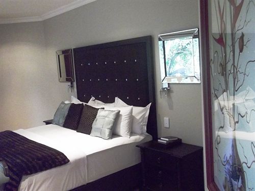 Hotel Nomndeni Celokuhle 5