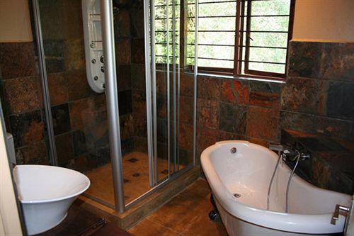 Nomndeni Lodge Zamabhele 10