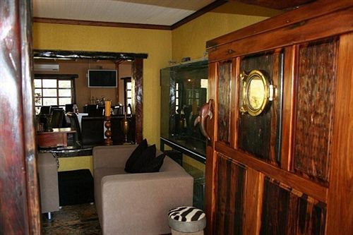 Nomndeni Lodge Zamabhele 13