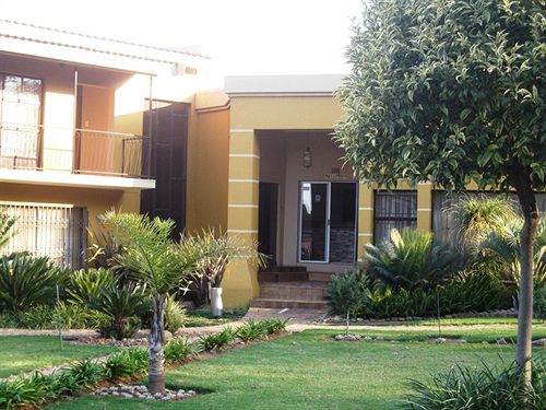 Nomndeni Lodge Zamabhele 15