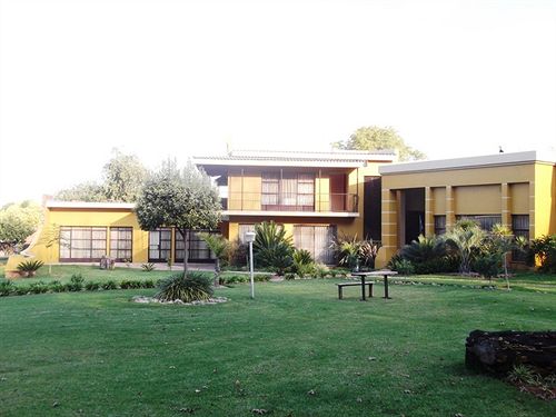 Nomndeni Lodge Zamabhele 16