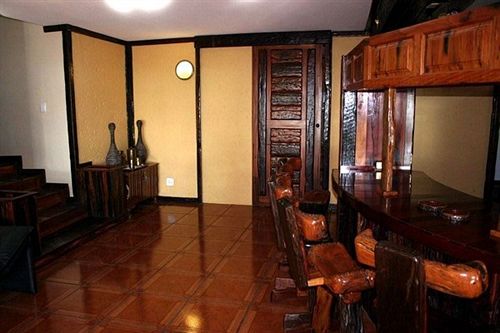 Nomndeni Lodge Zamabhele 17