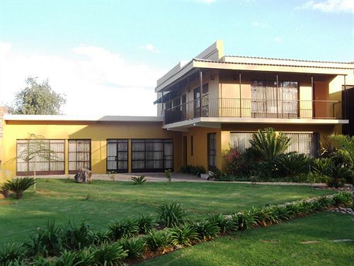 Nomndeni Lodge Zamabhele 18