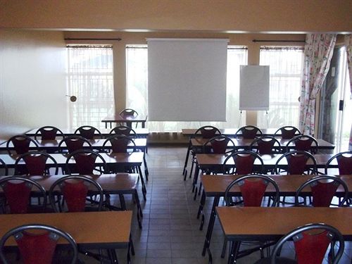 Nomndeni Lodge Zamabhele 6