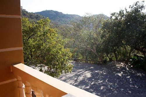 Nomndeni Lodge Zamabhele 9