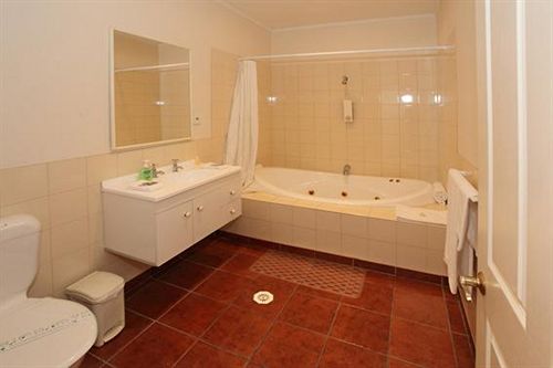 Asure Colonial Court Motel & Conference Centre 5