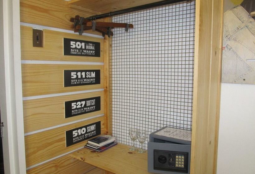 Hotel Daddy Long Legs 15