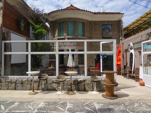 Farol 629 Beach Hostel