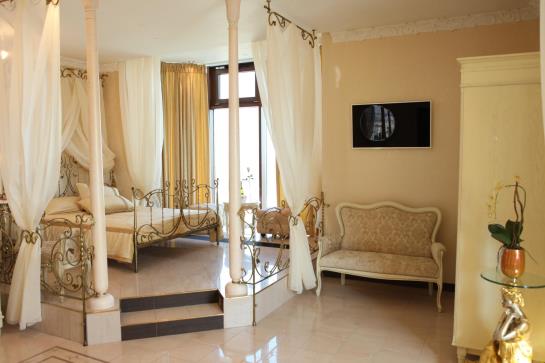 Triumph Palace Boutique Hotel 14