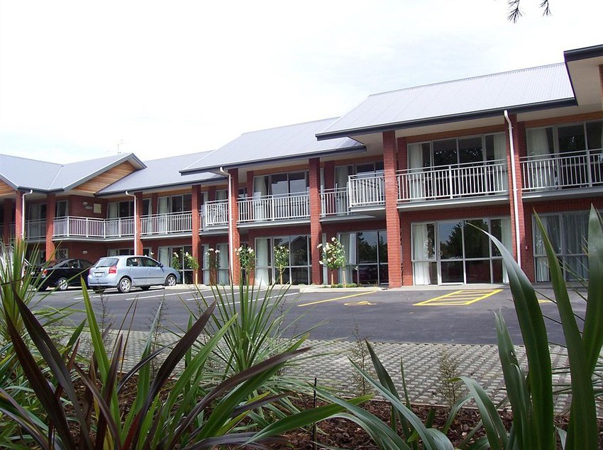 Hotel Aspire Cranford Oak 1