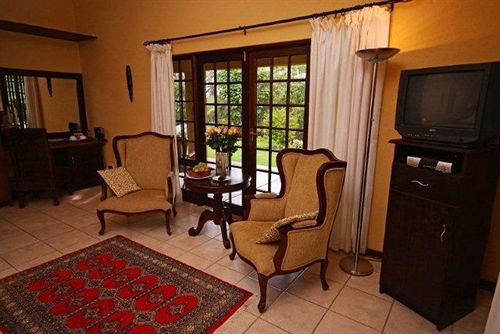 Pension Abangane Guest Lodge 4