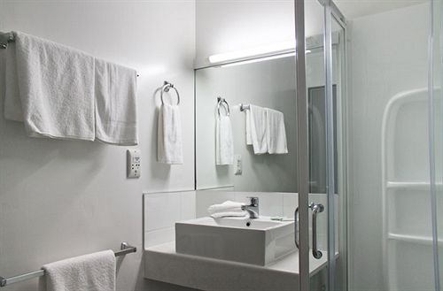 Motel 83 By The Sea Motor Lodge 7