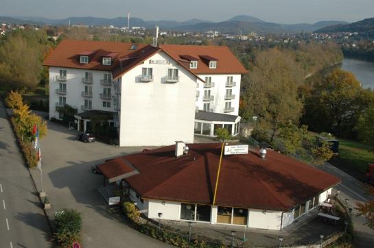 Zum Fährmann - Hotel Am Hochrhein 5