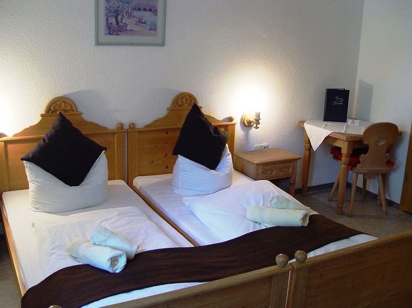 Pensione Schlossgasthof Strasser 1