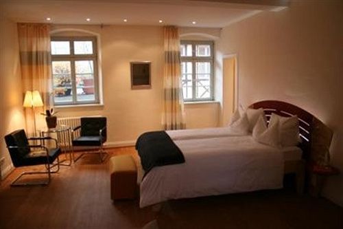 Hotel Zur Alten Brücke 19