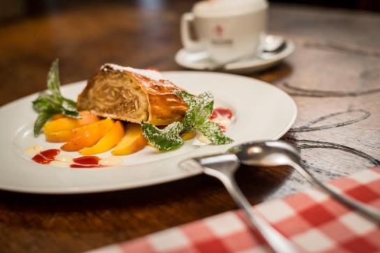 Hotel Zur Alten Brücke 6