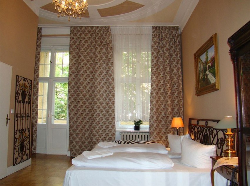 Hotel Alte Galerie am Kudamm 9