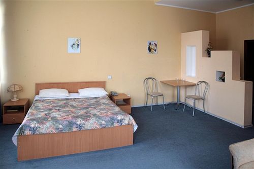 Hotel Regina Na Baumana 9