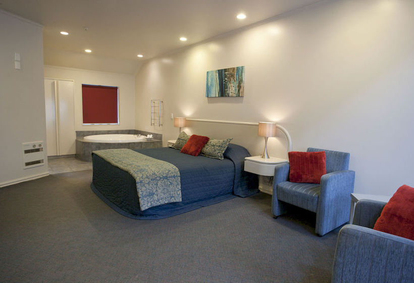 Aubyn Court Spa Motel 19