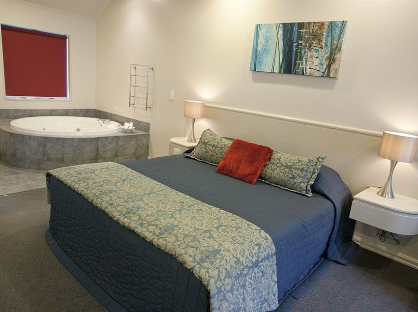 Aubyn Court Spa Motel 2