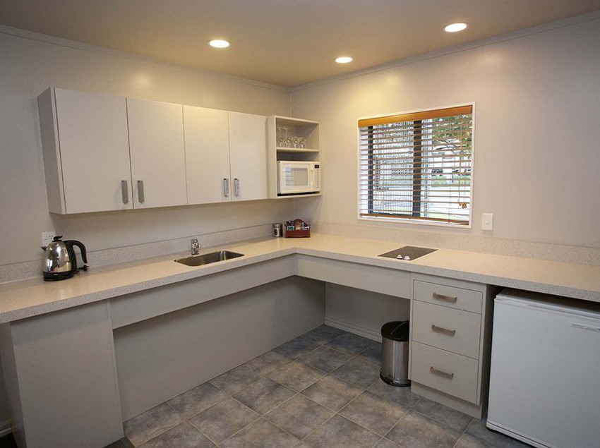 Aubyn Court Spa Motel 8