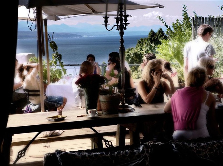 Hotel Grand Cafe & Rooms 12