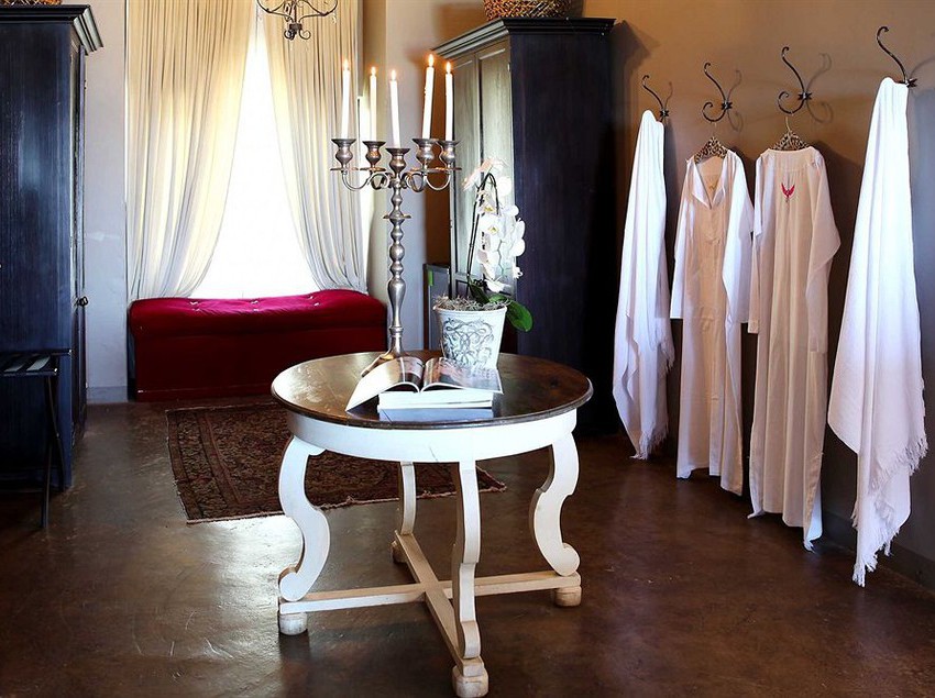 Hotel Grand Cafe & Rooms 8