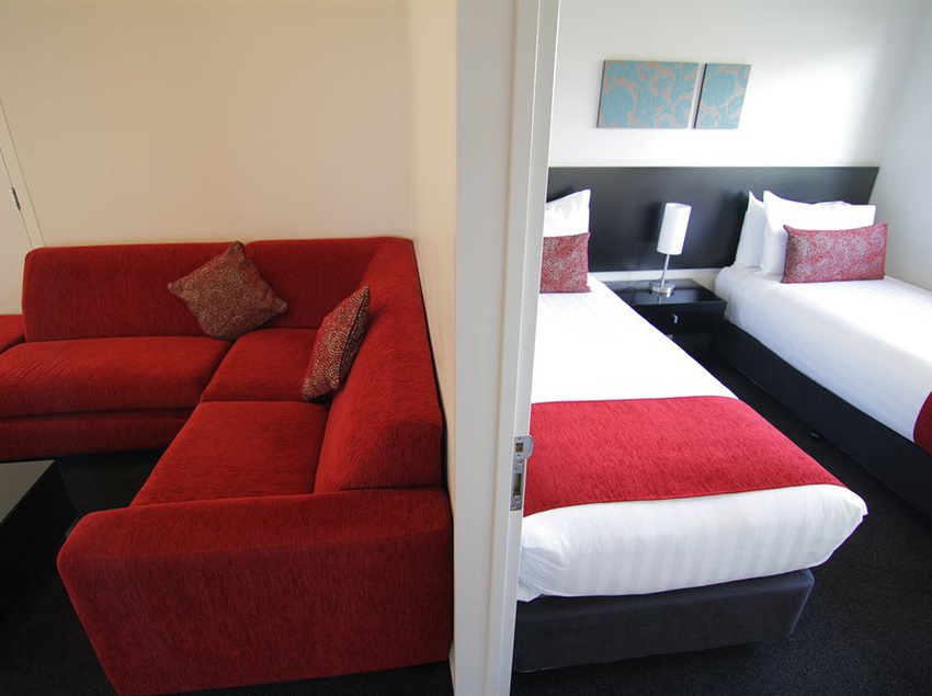 Metropolitan Executive Motel Apartments 12