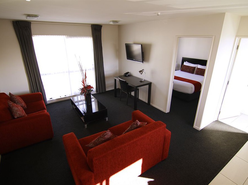 Metropolitan Executive Motel Apartments 13