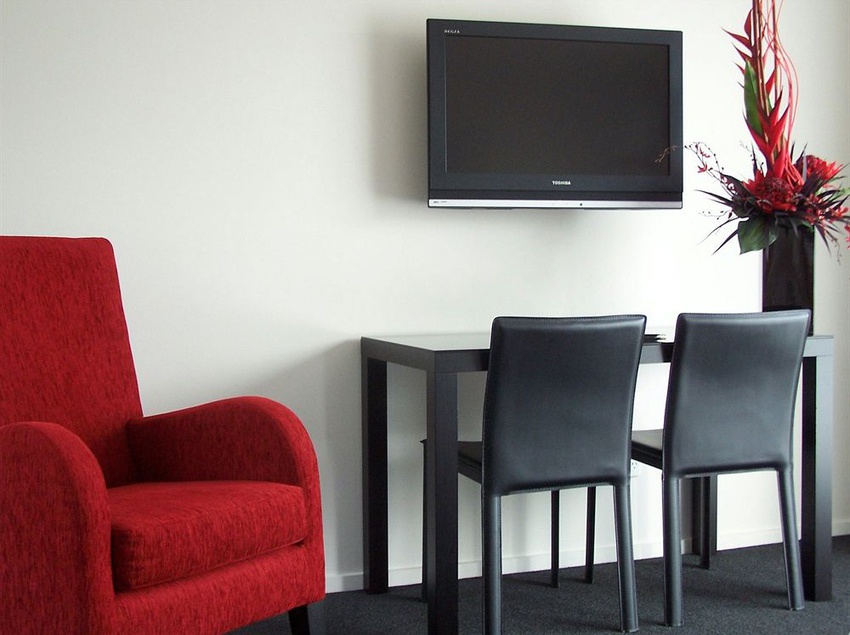 Metropolitan Executive Motel Apartments 8