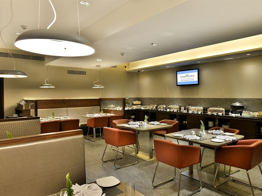 Hotel The Fern Residency 6