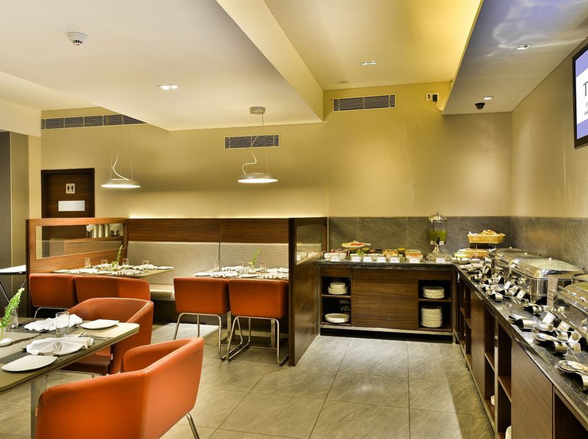 Hotel The Fern Residency 7