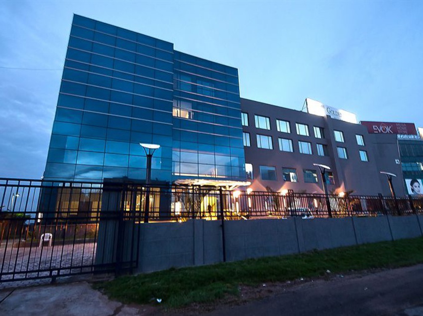 The Golden Palms Hotel & Spa - Zirakpur 14