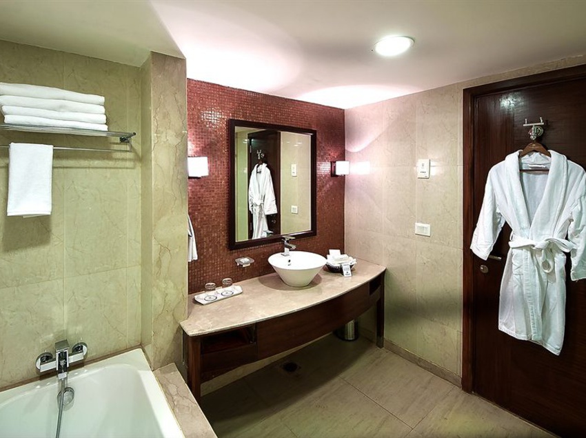 The Golden Palms Hotel & Spa - Zirakpur 17