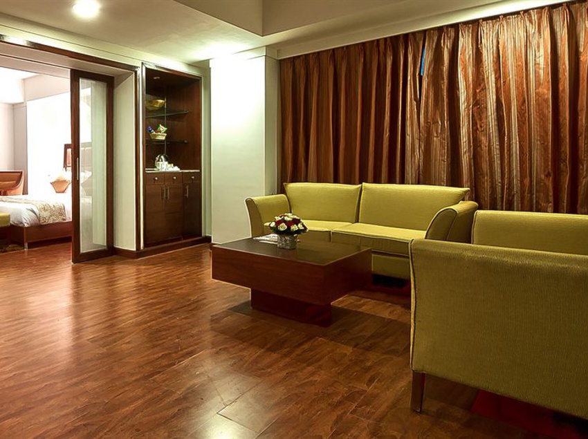 The Golden Palms Hotel & Spa - Zirakpur 2