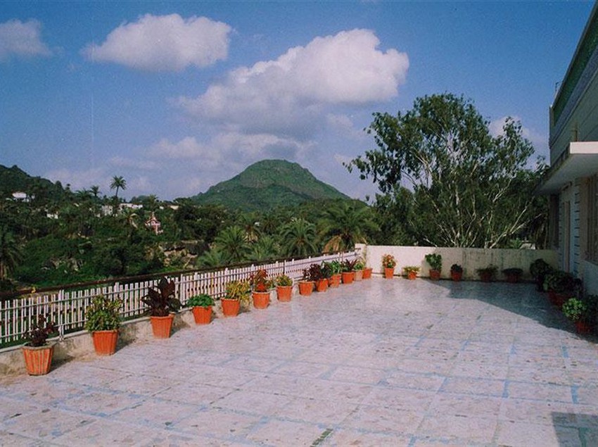 Hotel Karnavati Mount Abu