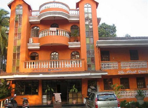 Hotel Palmgrove Residency 12