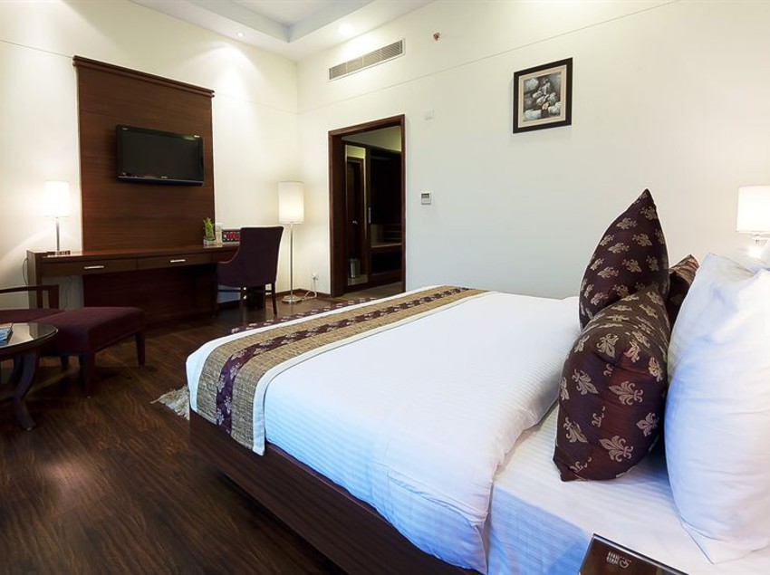 The Golden Palms Hotel & Spa 10