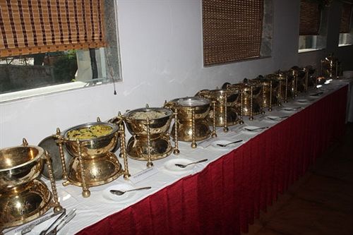 Hotel Om Sai International 12