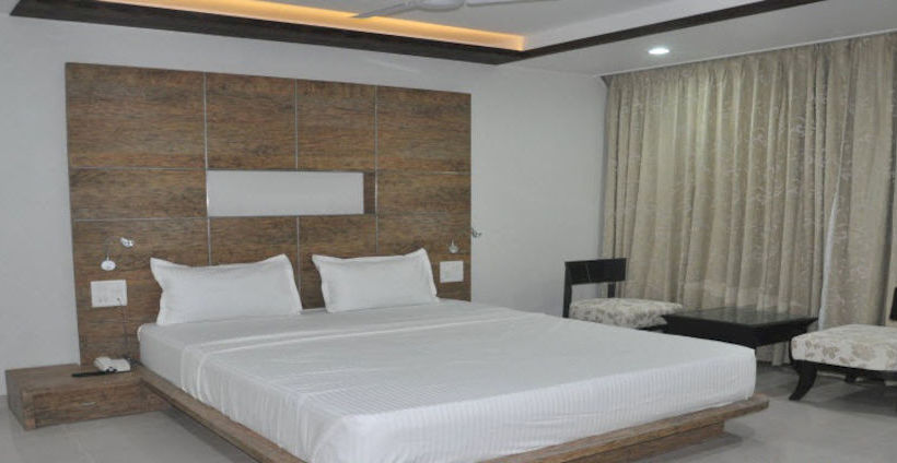 Hotel Om Sai International 5